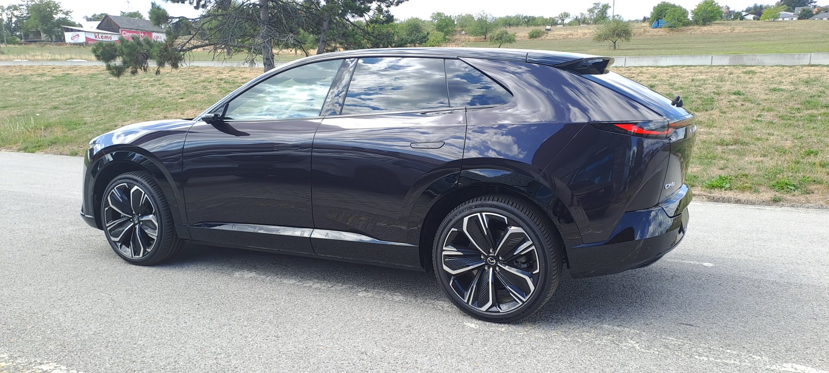 Mazda CX-6e
