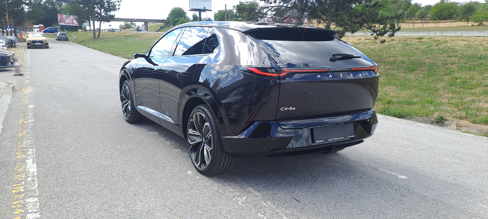 Mazda CX-6e