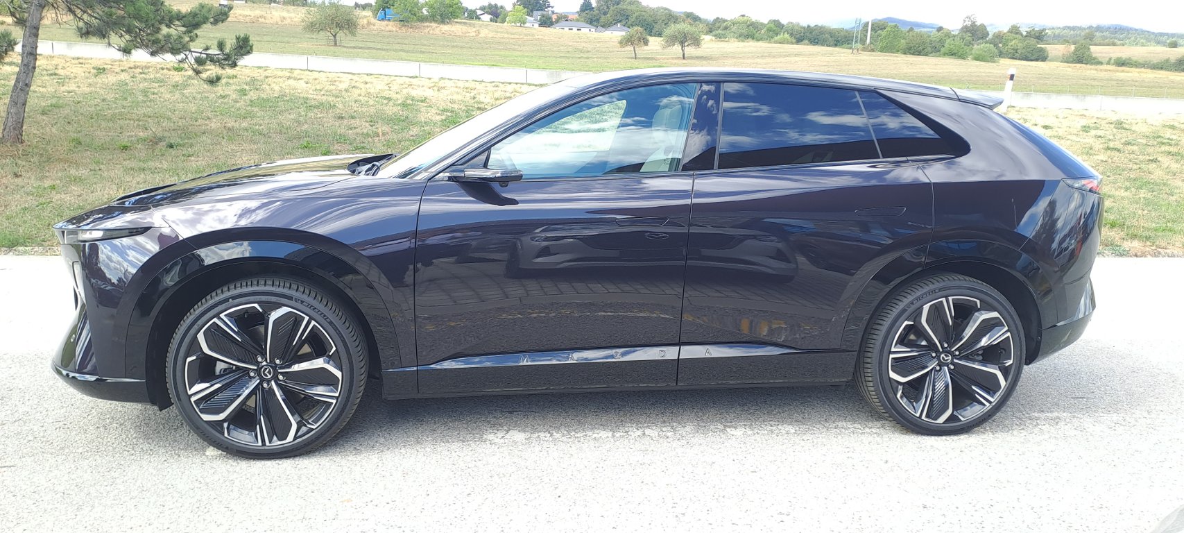 Mazda CX-6e