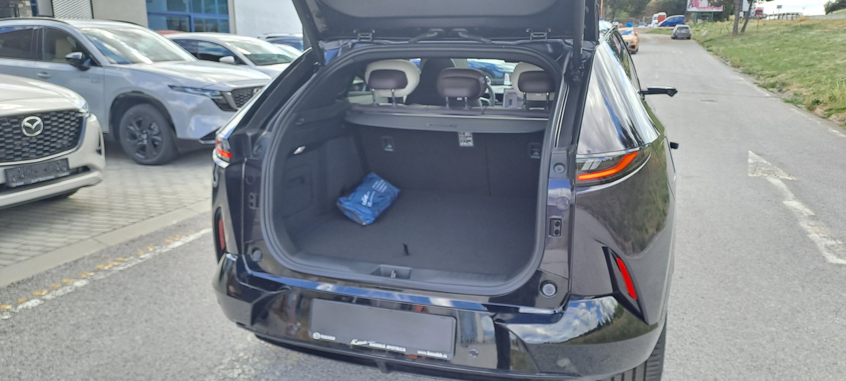 Mazda CX-6e