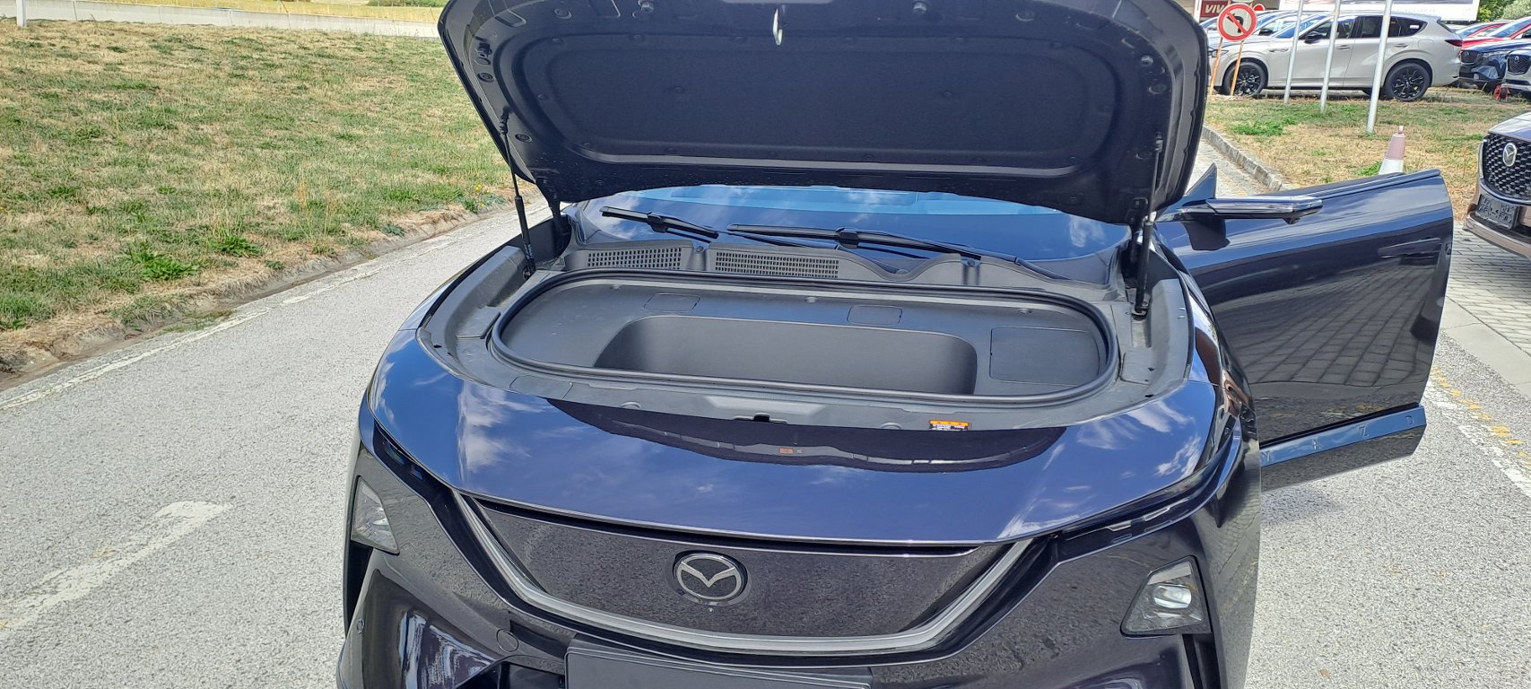 Mazda CX-6e